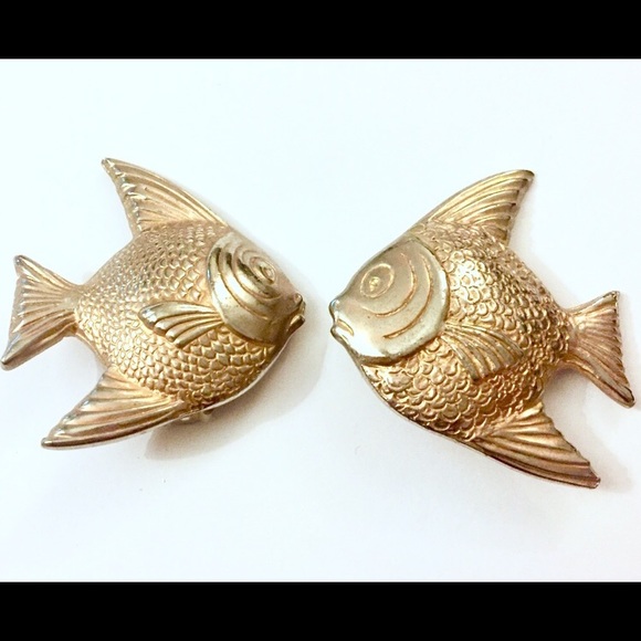 LES BERNARD Jewelry - Les Bernard Fish Earrings clip on vintage LES BERNARD Jewelry - Les Bernard Fish Earrings clip on vintage